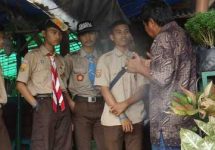 memberikan materi